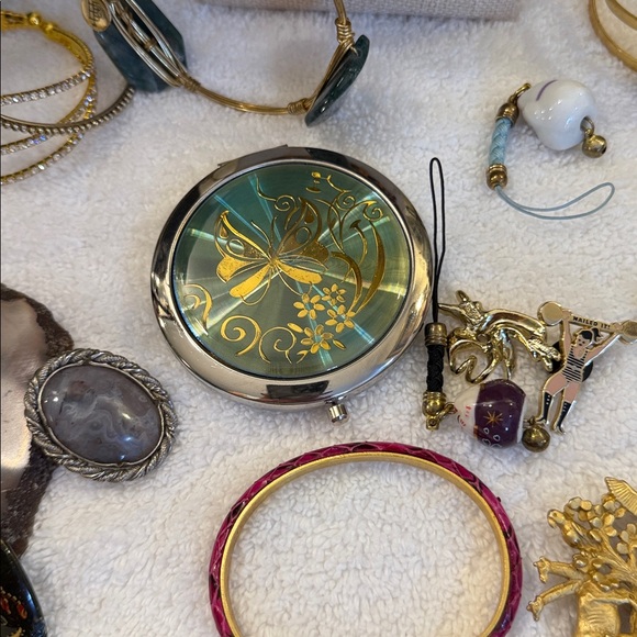 Come dig with me.  Unlisted gorgeousness in every price range. - Picture 10 of 17